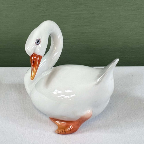 herend white swan