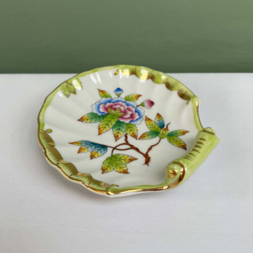 herend queen victoria shell shaped dish
