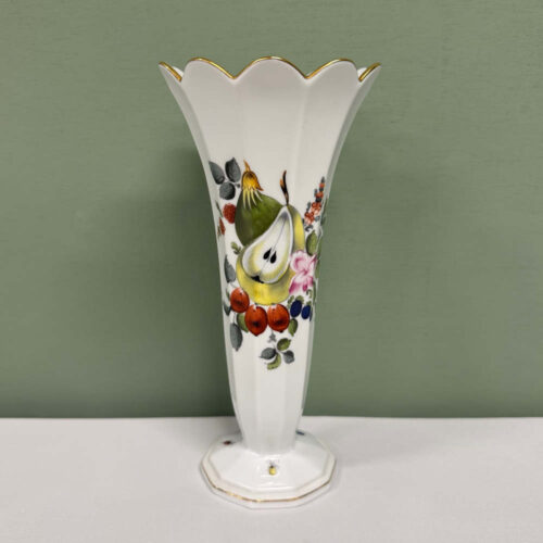 herend_fruits_and_flowers_fluted_vase